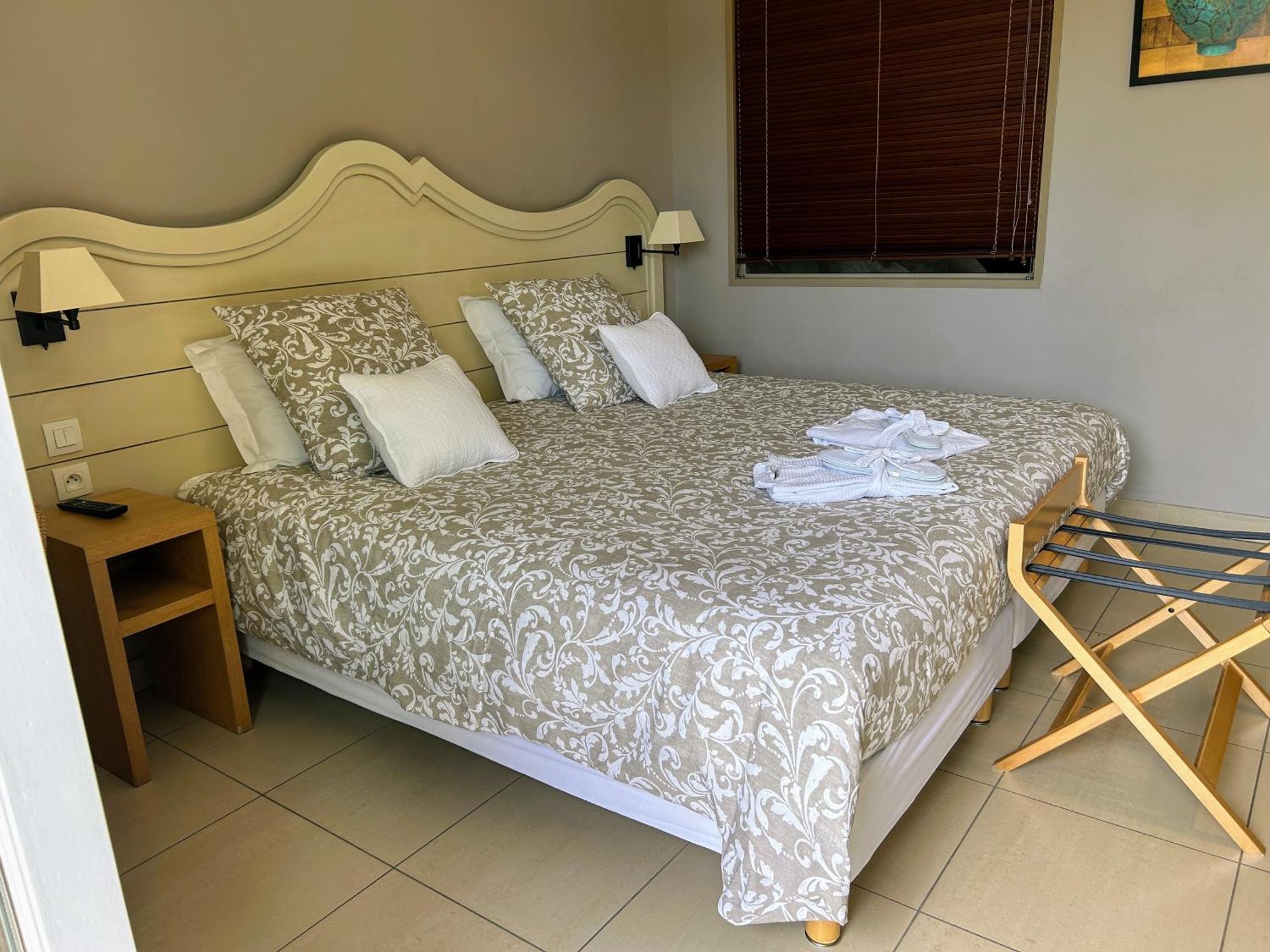 Suite Superieure Domaine Du Golf St Endreol, 1 A 2 Personnes ลามอตต์ ภายนอก รูปภาพ